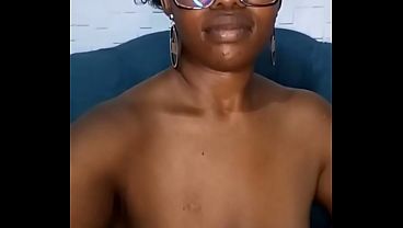 Watch XXX in HD – Chupando e me deliciando nos meus peitos gigantescos