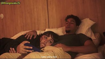 Mi hermanastro se acuesta conmigo y pone su pene accidentalmente dentro de mi | Free XXX Porn Video Online